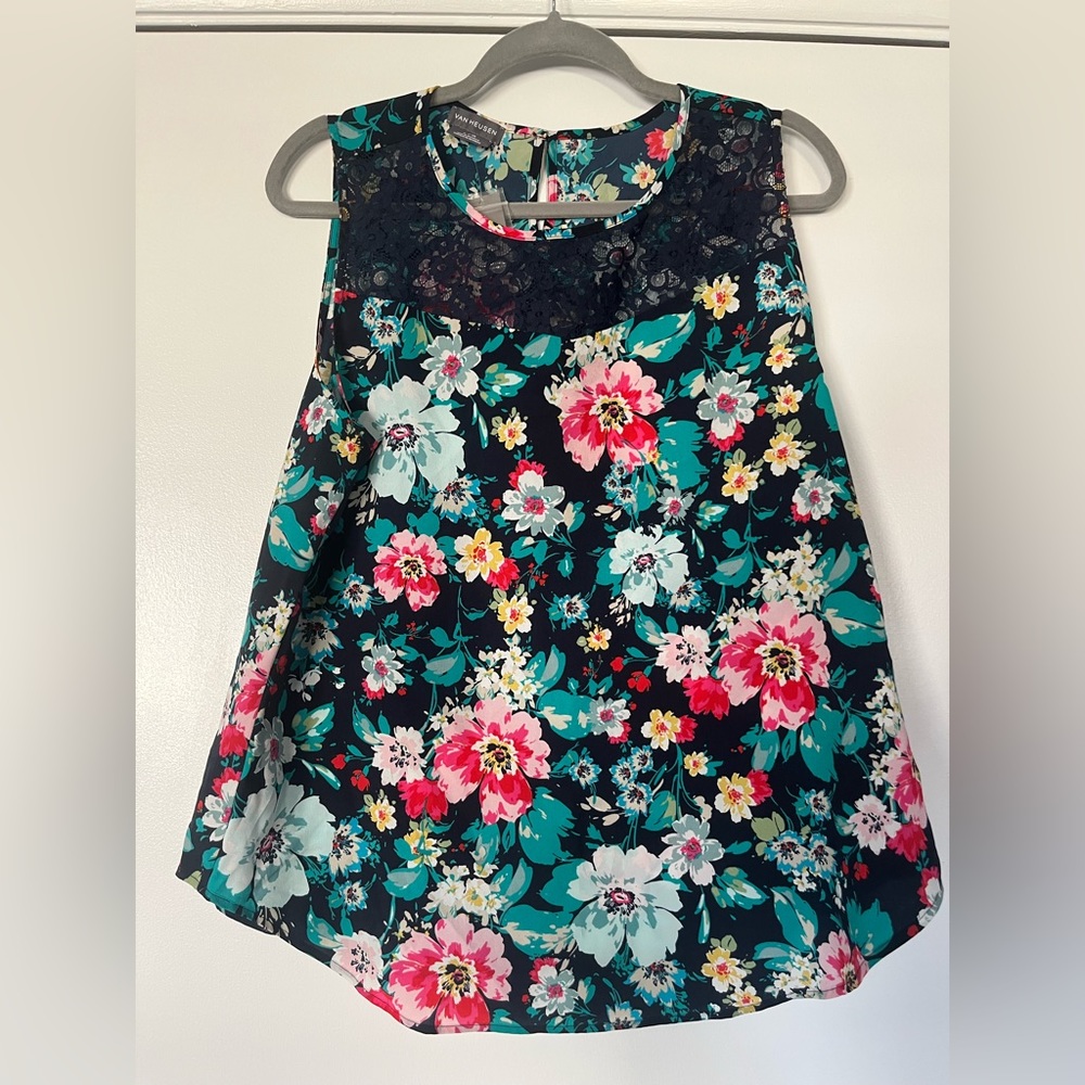 NWT sleeveless sheer floral shirt with lace near shoulders